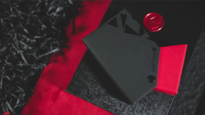 Limited Edition Wolfram V2 Rouge et Noir Playing Cards Collection Set