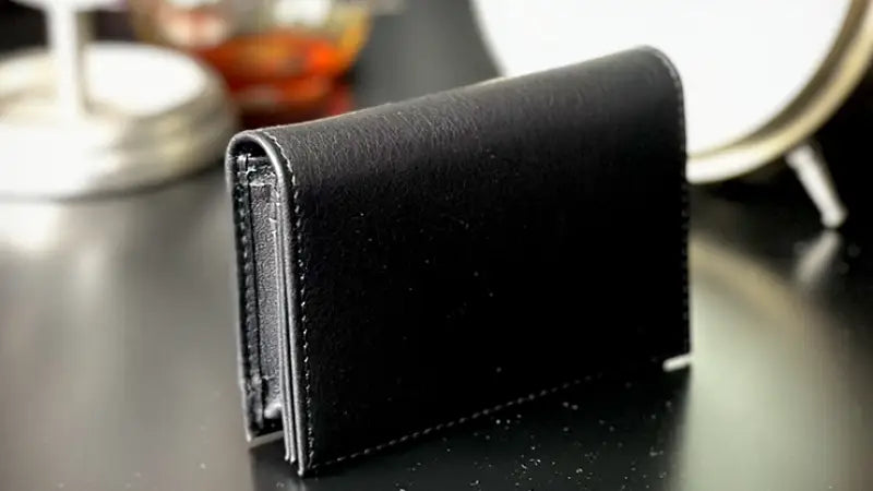 The Lookout Wallet 2.0 by Paul Carnazzo